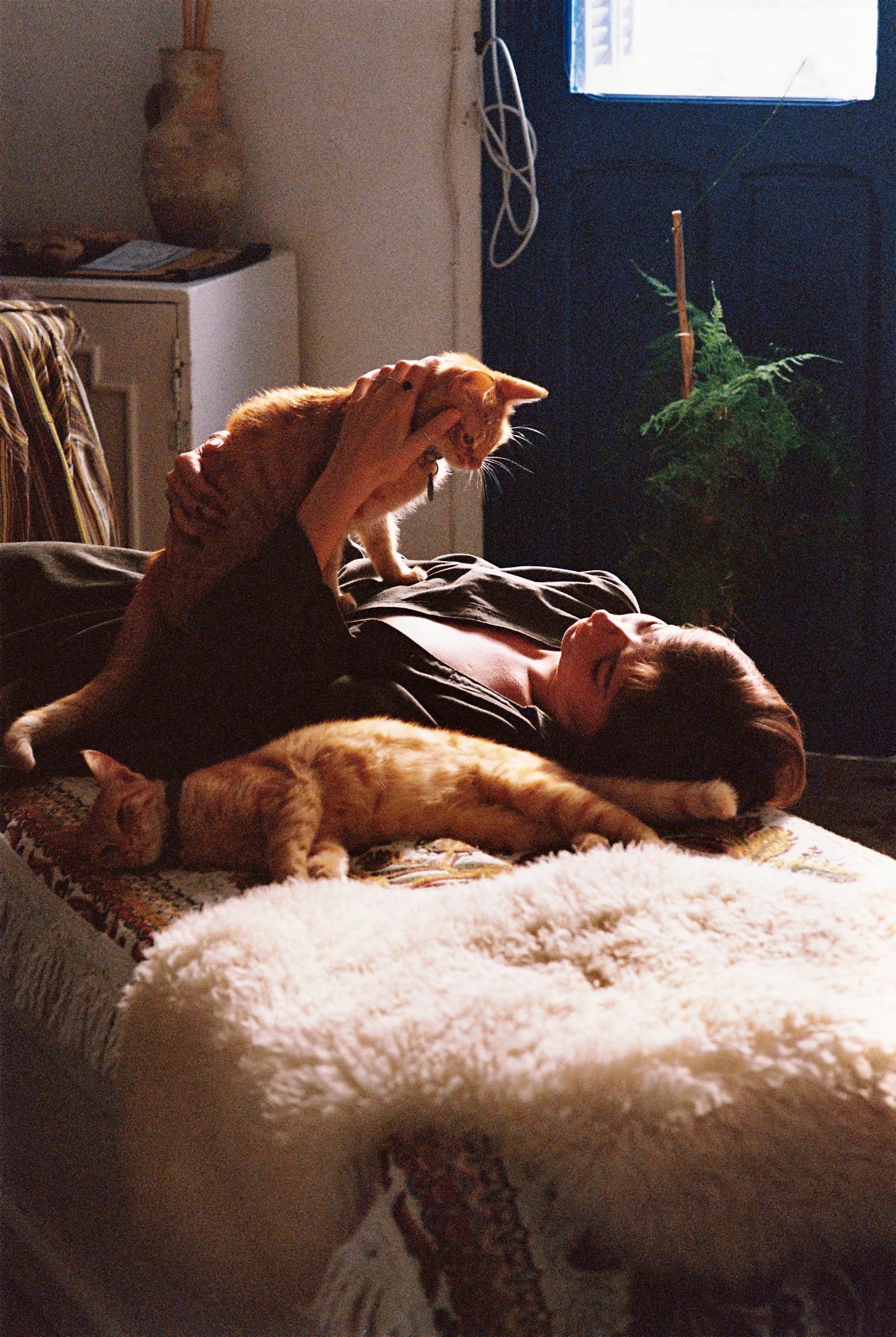 Malou et ses cahts.jpeg