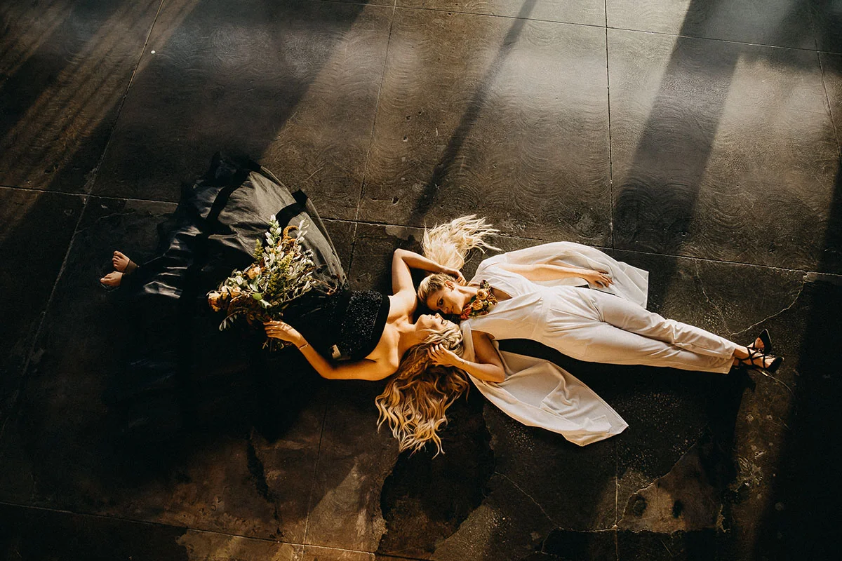 Earthy-winter-wedding-inspiration-rad-red-creative-equally-wed-15.jpg