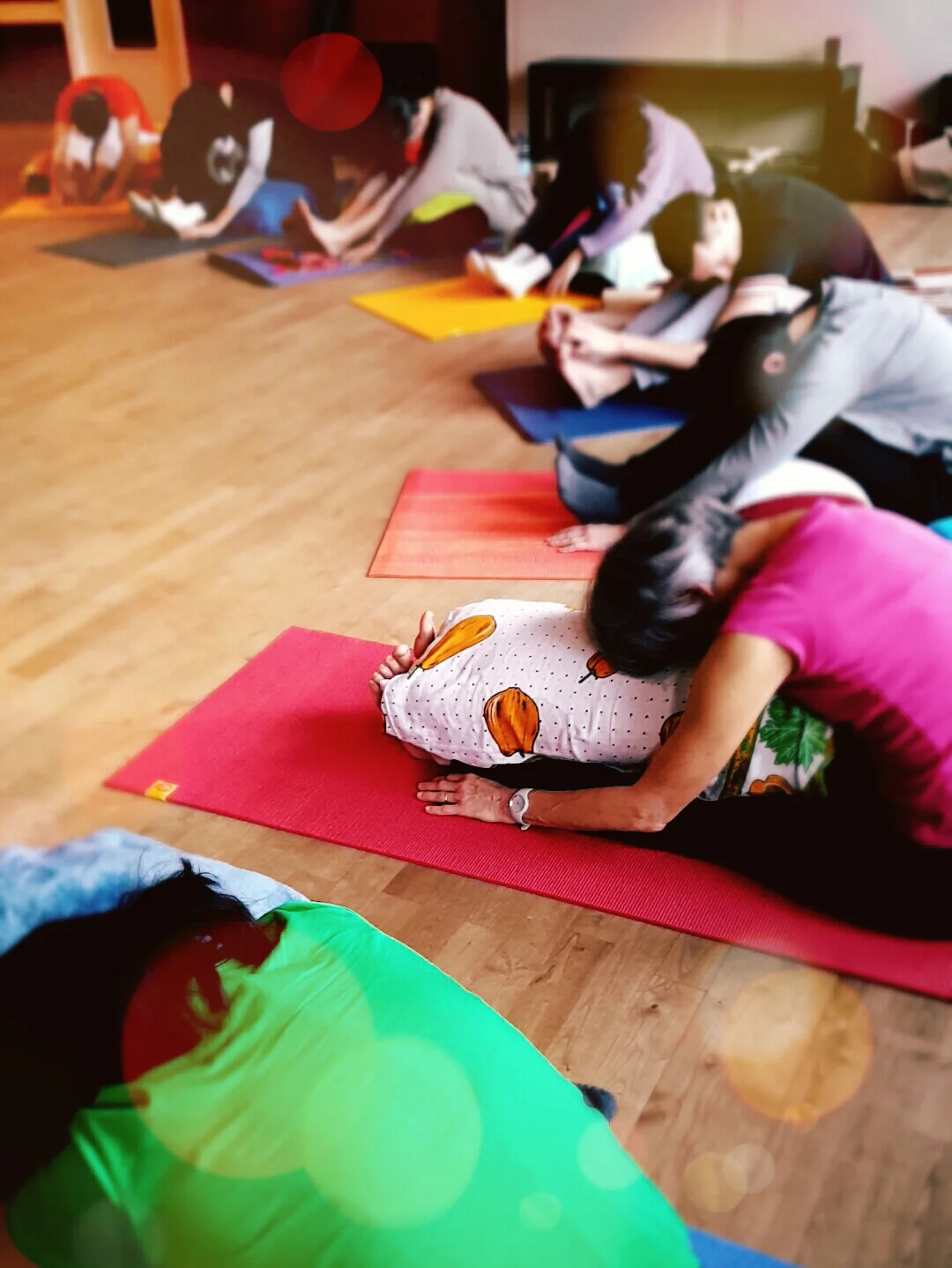 Atelier "Yin Yoga et massage sonore" en collaboration avec Francette Filhol, Studio Sablier, Angoulême, 2017.