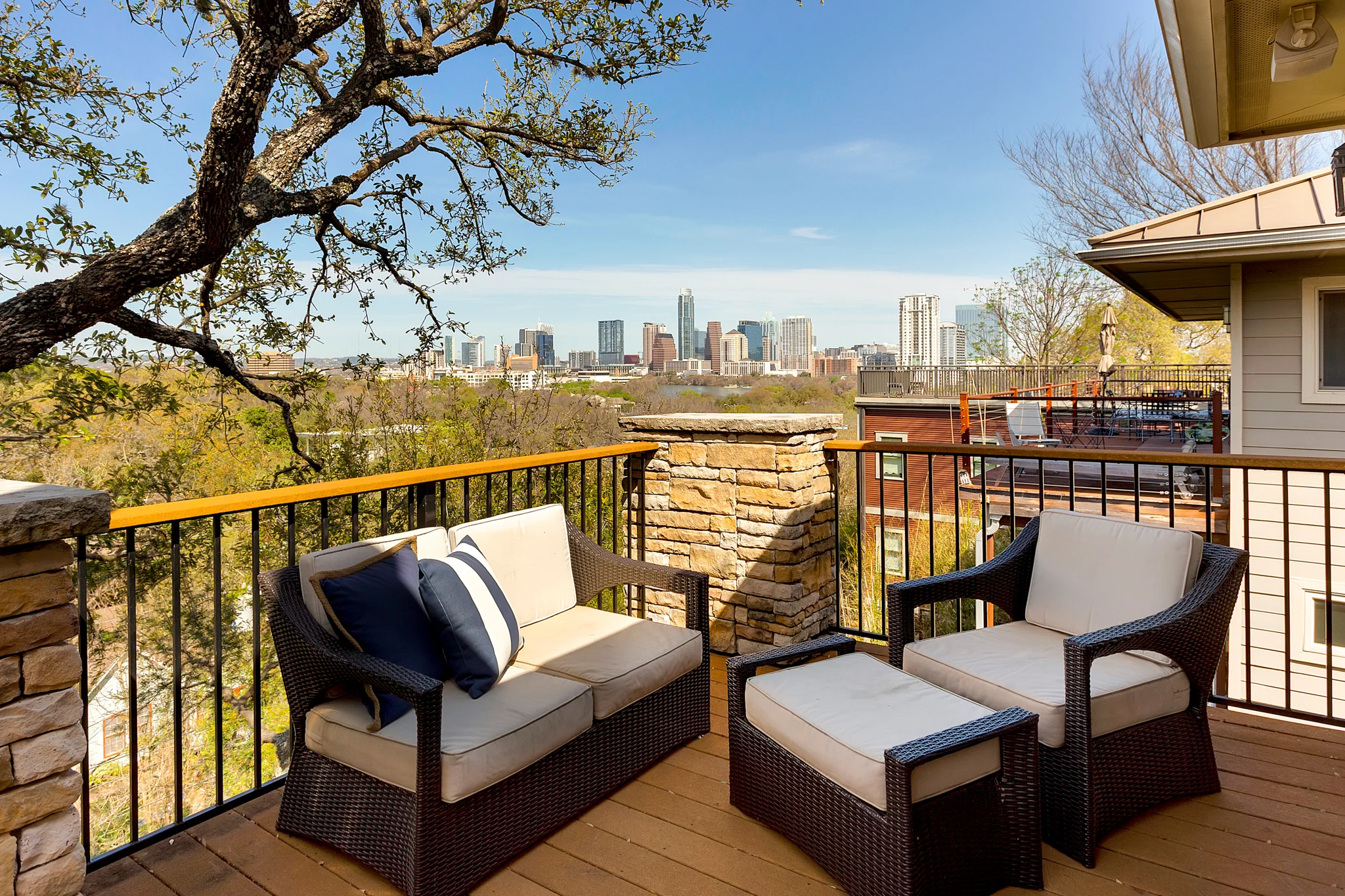25_1204 Travis Heights.jpg