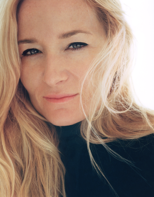 JULIE DE LIBRAN por Zoe Gerthner.