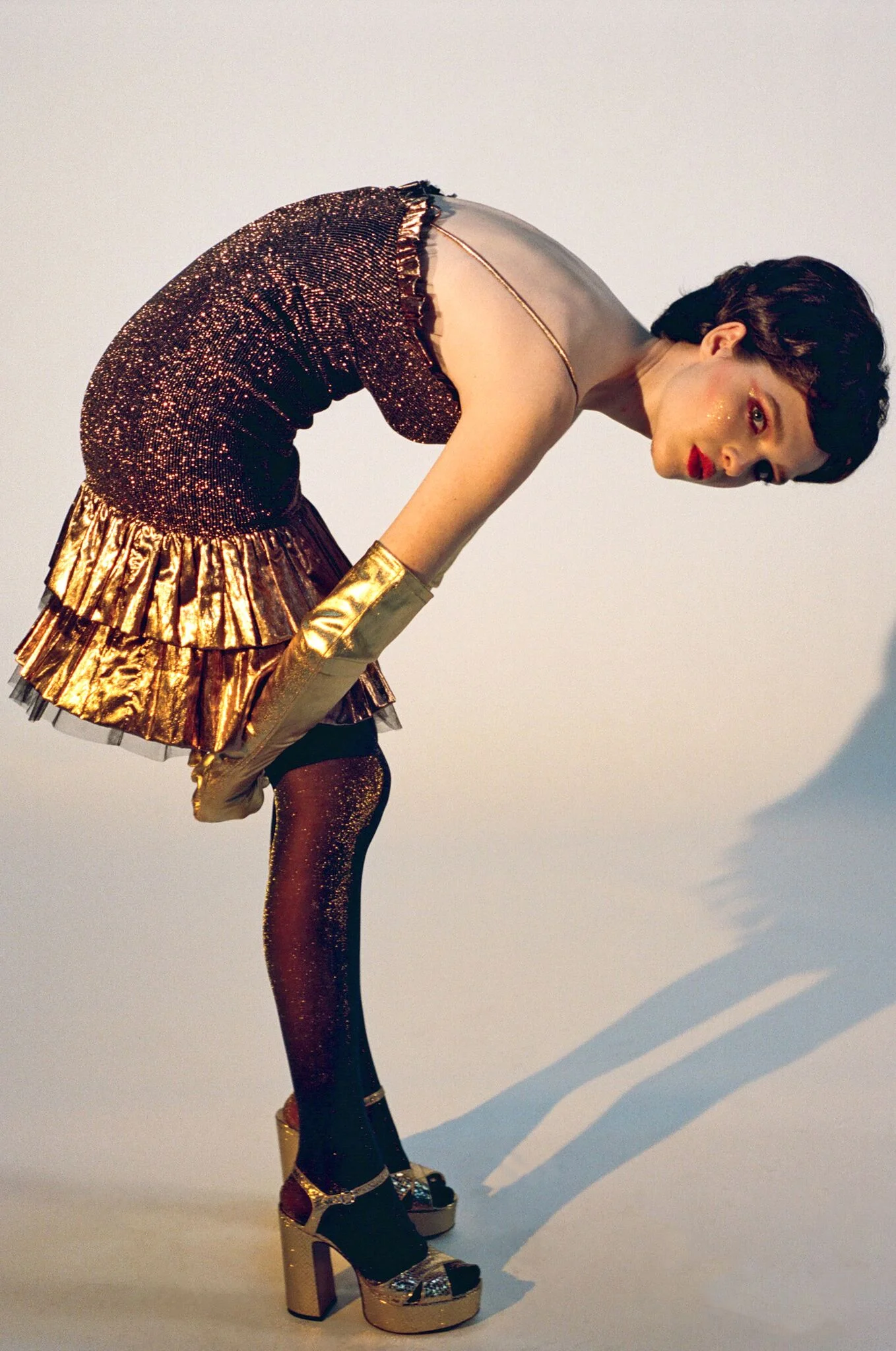 Vestido y guantes vintage. Zapatos de MARC JACOBS. 