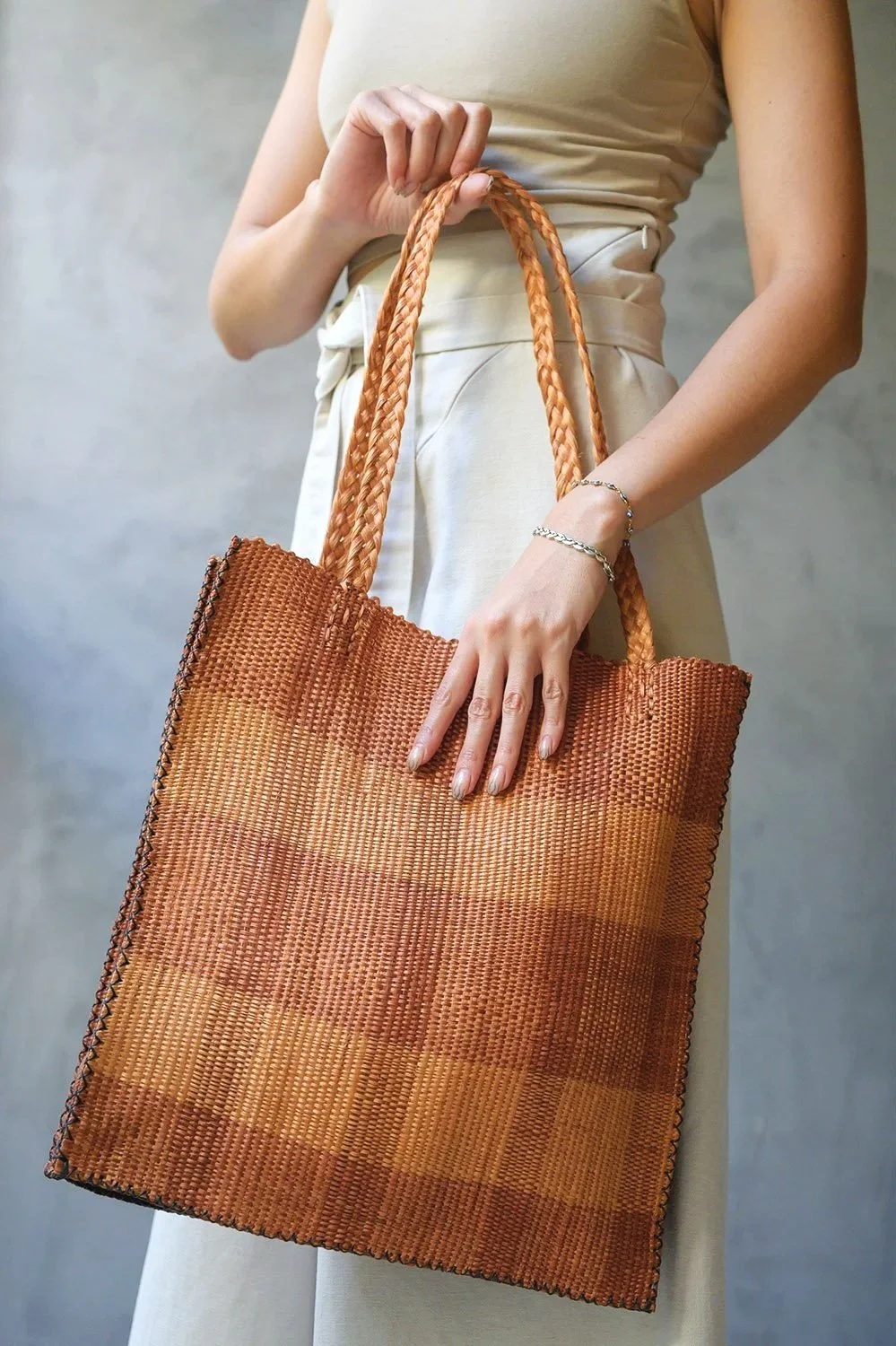 brownstriped_sisal_tote_1.jpg