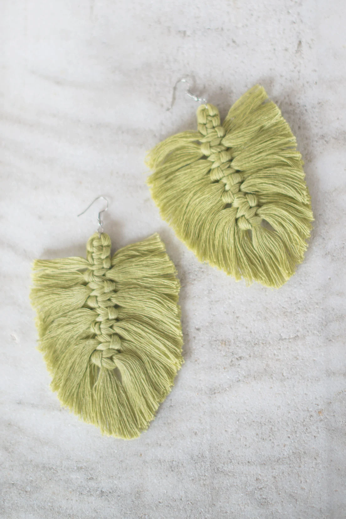 Agua de Luna green hoja earrings