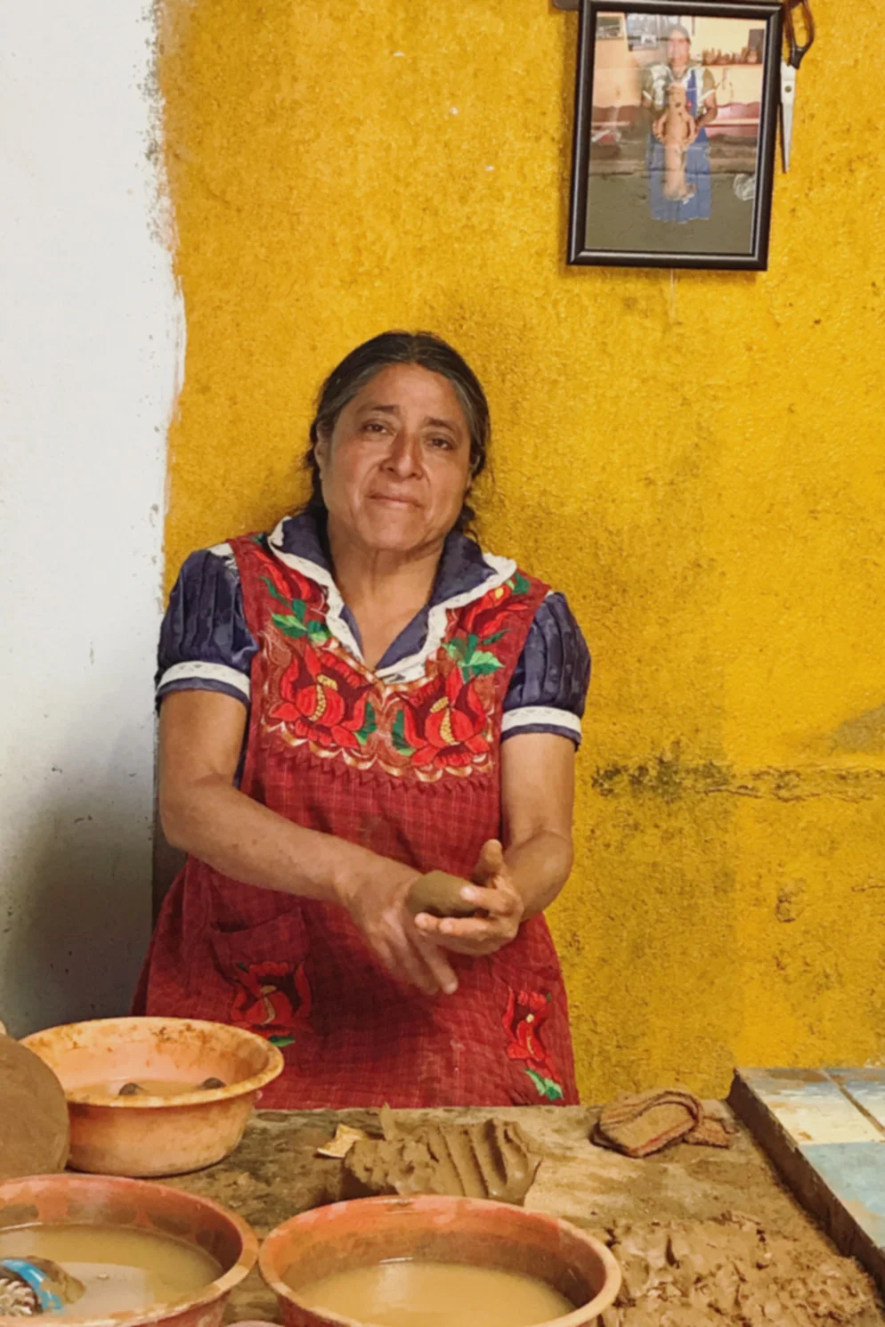 female potter in San Marcos Tlapazola