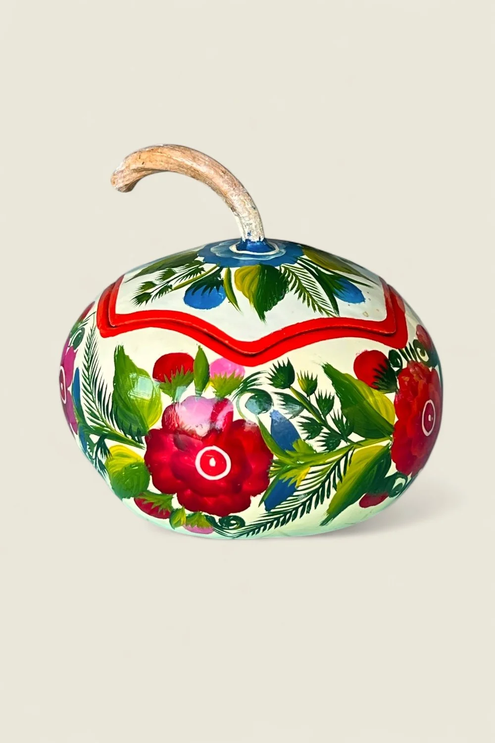 Floral lacquered gourd from Guerrero