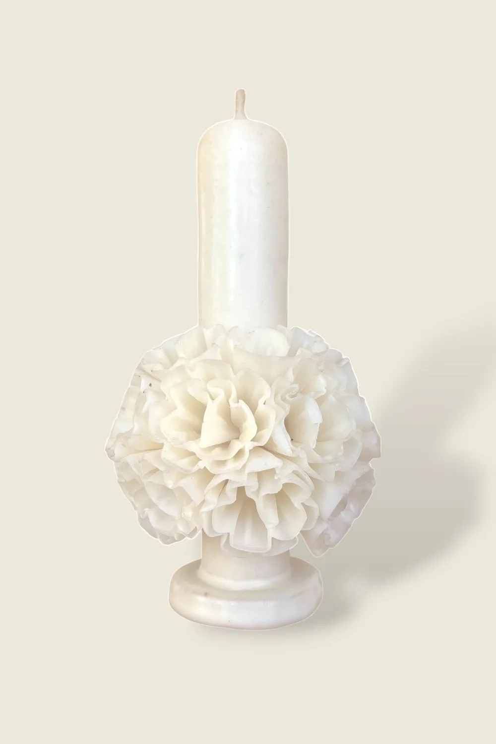 Beeswax cream flower candle made by Casa Viviana Oaxaca