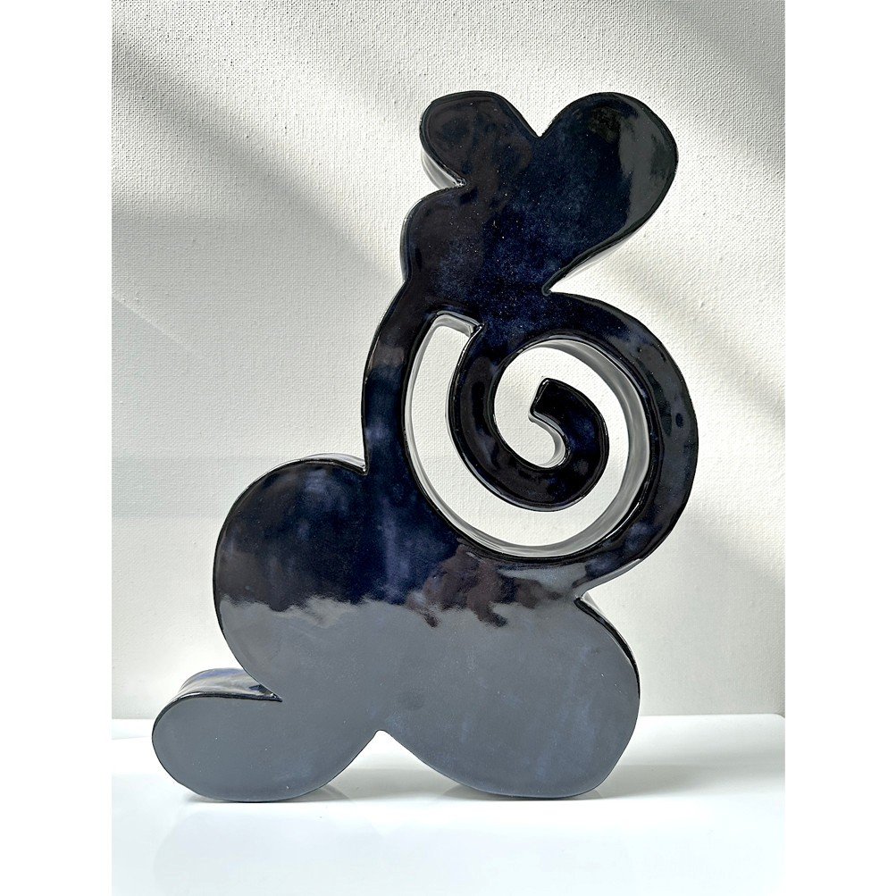 Kirby Waller, &ldquo;Flow.&rdquo; Stoneware ceramic, 10 &times; 6 &times; 1.5 inches.⁠
⁠
@kirbywith_____⁠
⁠
On Display in &ldquo;Off the Wall,&rdquo; A Group Exhibition of small works featuring 30 supporters of Arts Southeast, in the Arts Southeast S