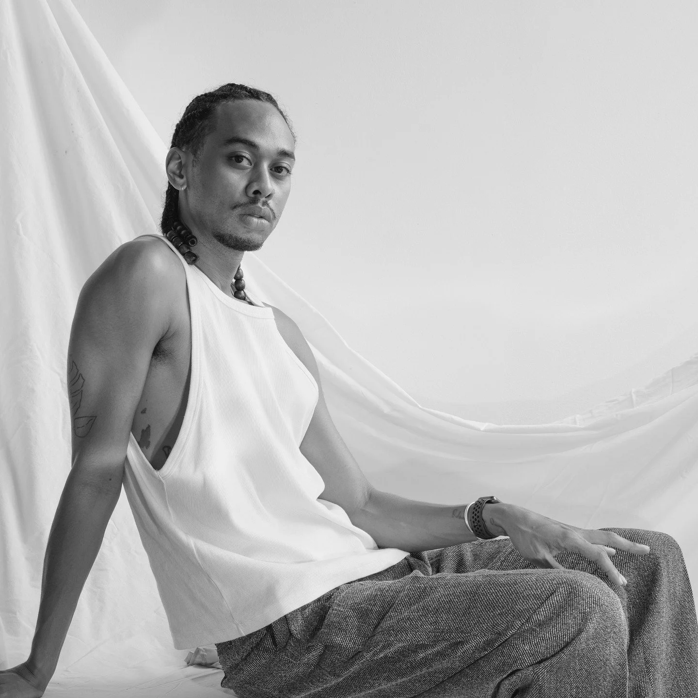 &ldquo;ON::VIEW REVUE&rdquo; Artist Feature: Davion Alston⁠
⁠
Davion is a visual artist, educator, and critic based between Atlanta, GA, New Haven, CT, and Brooklyn, NY. ⁠
He describes his work as a constant flow of doing and undoing; thematically in