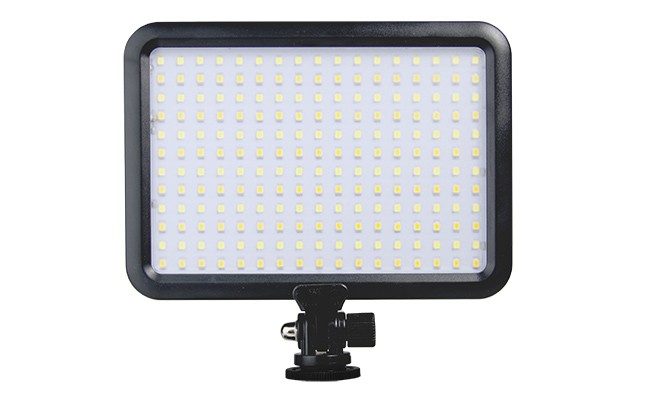 1-ledvideolight-b3810040d9.jpg