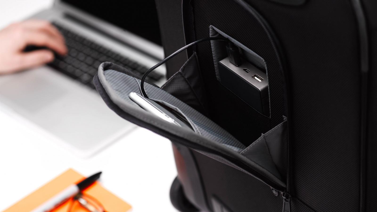 RoadieIII_BatteryPocketAlt_0.jpg