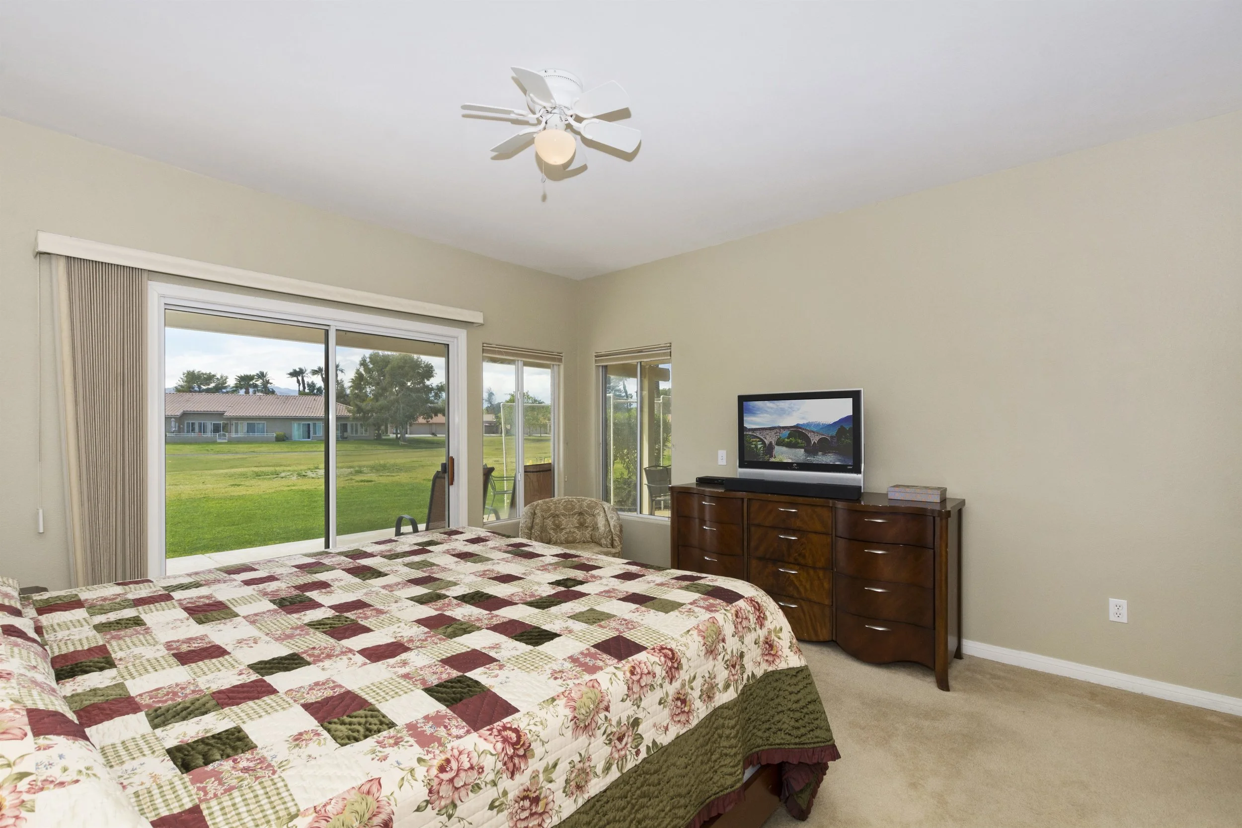 009_Master Bedroom.jpg