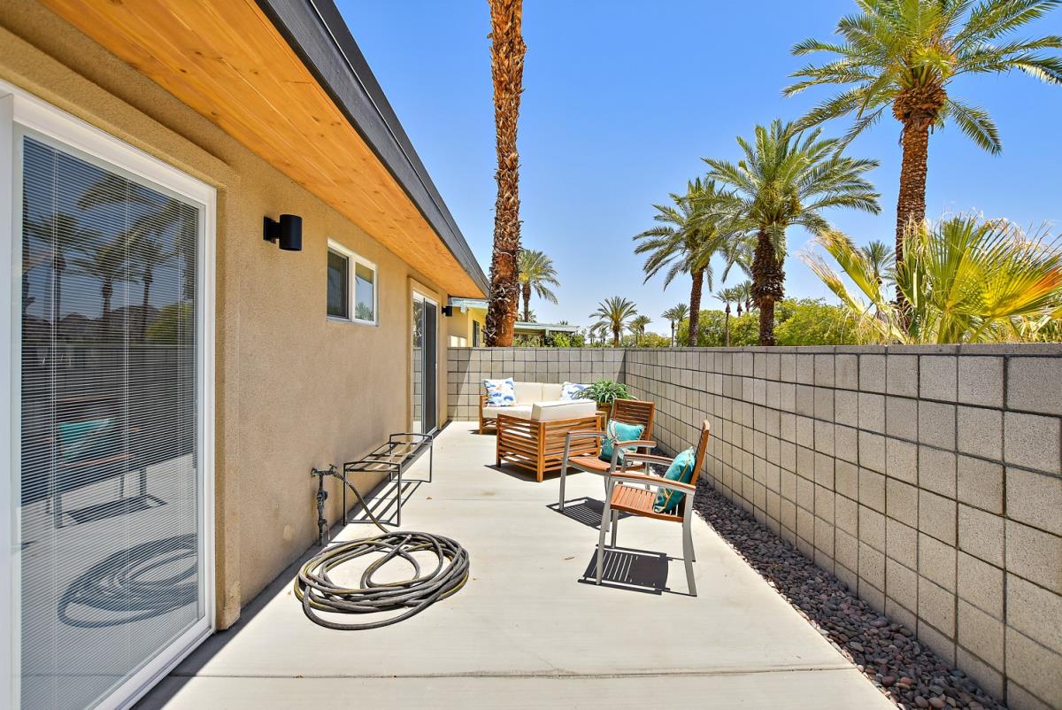 Miles front patio pro shot for MLS.jpeg
