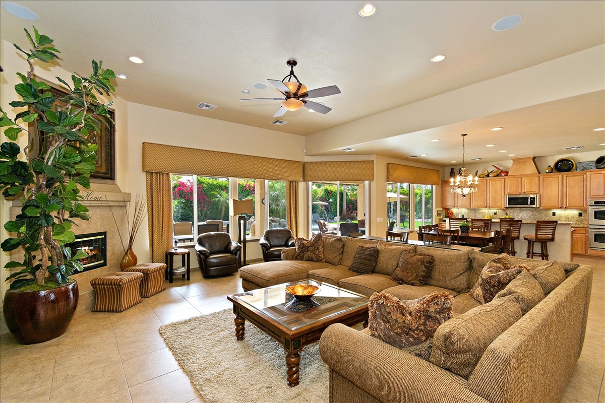 20-Main_Living_Area(1).jpg