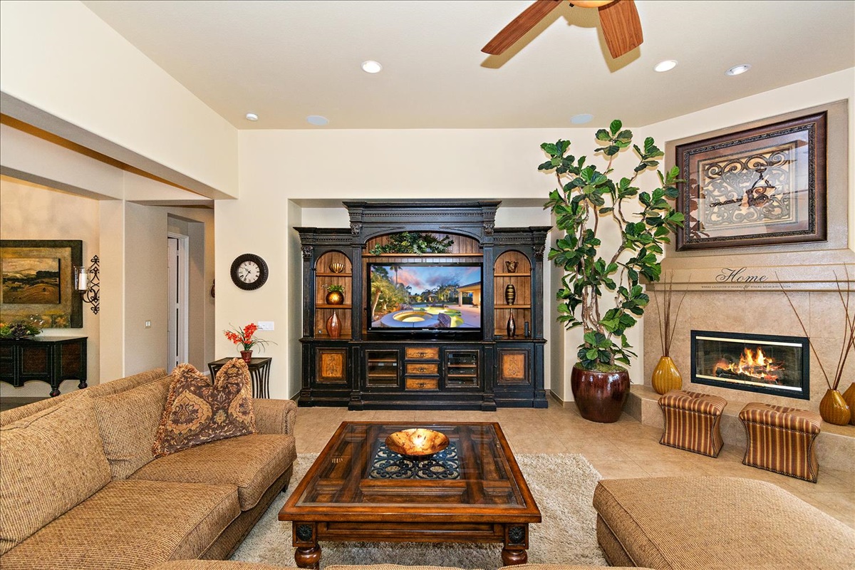 21-Main_Living_Area(2).jpg