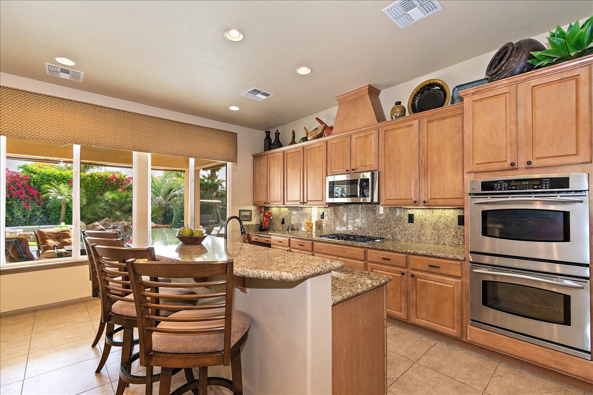 24-Kitchen.jpg