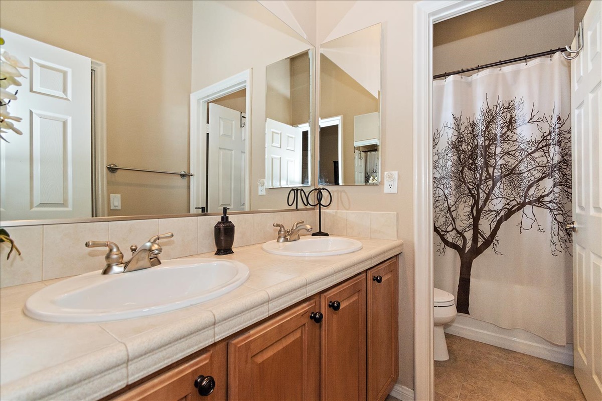 38-Bath.jpg