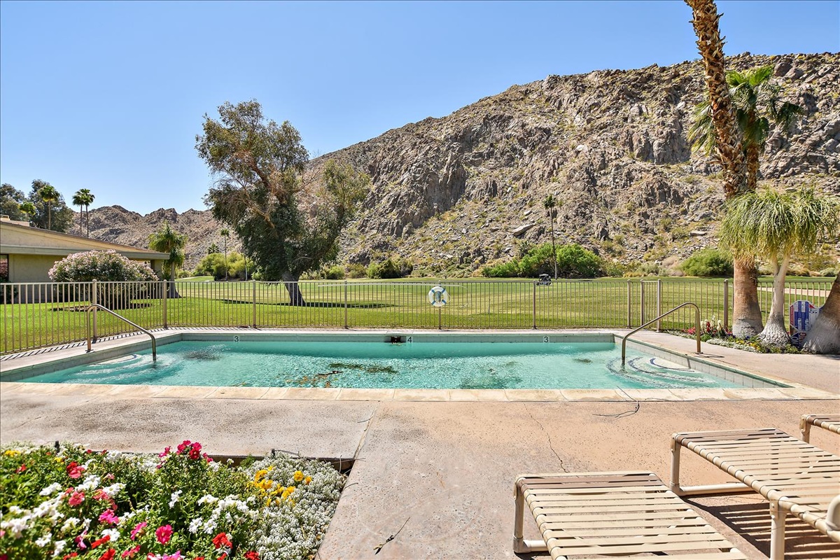 03-Pool.jpg