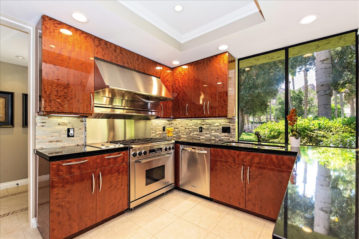 06-Kitchen.jpg