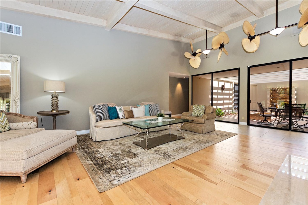14-Living_Room(3).jpg