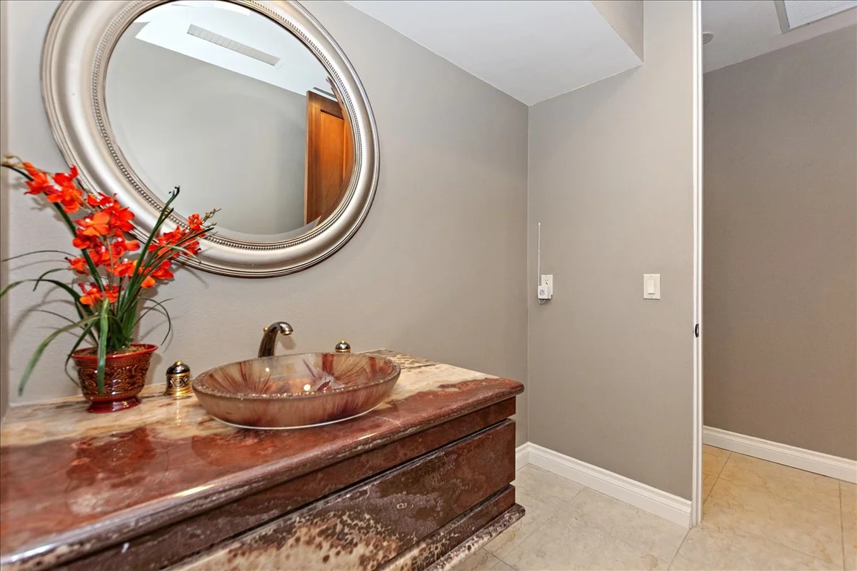 34-Bathroom(4).jpg