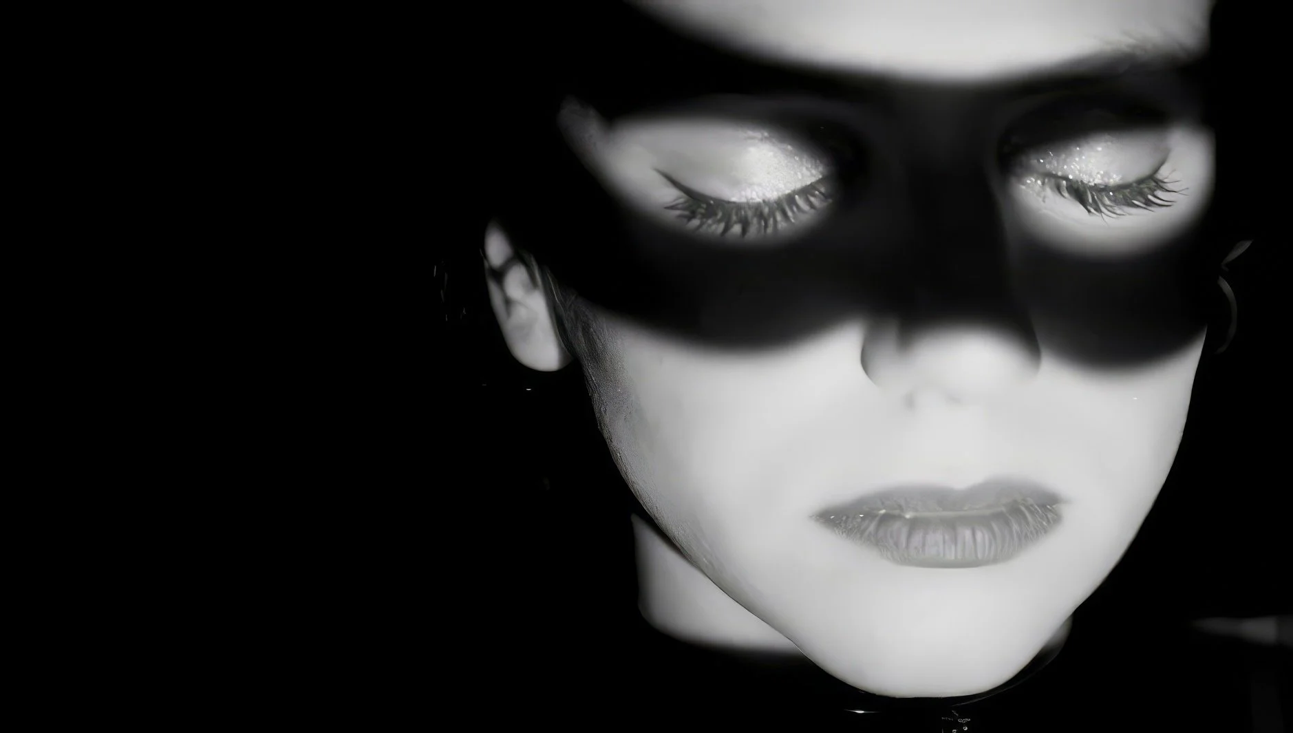 NOWNESS - Thievery Coorporation