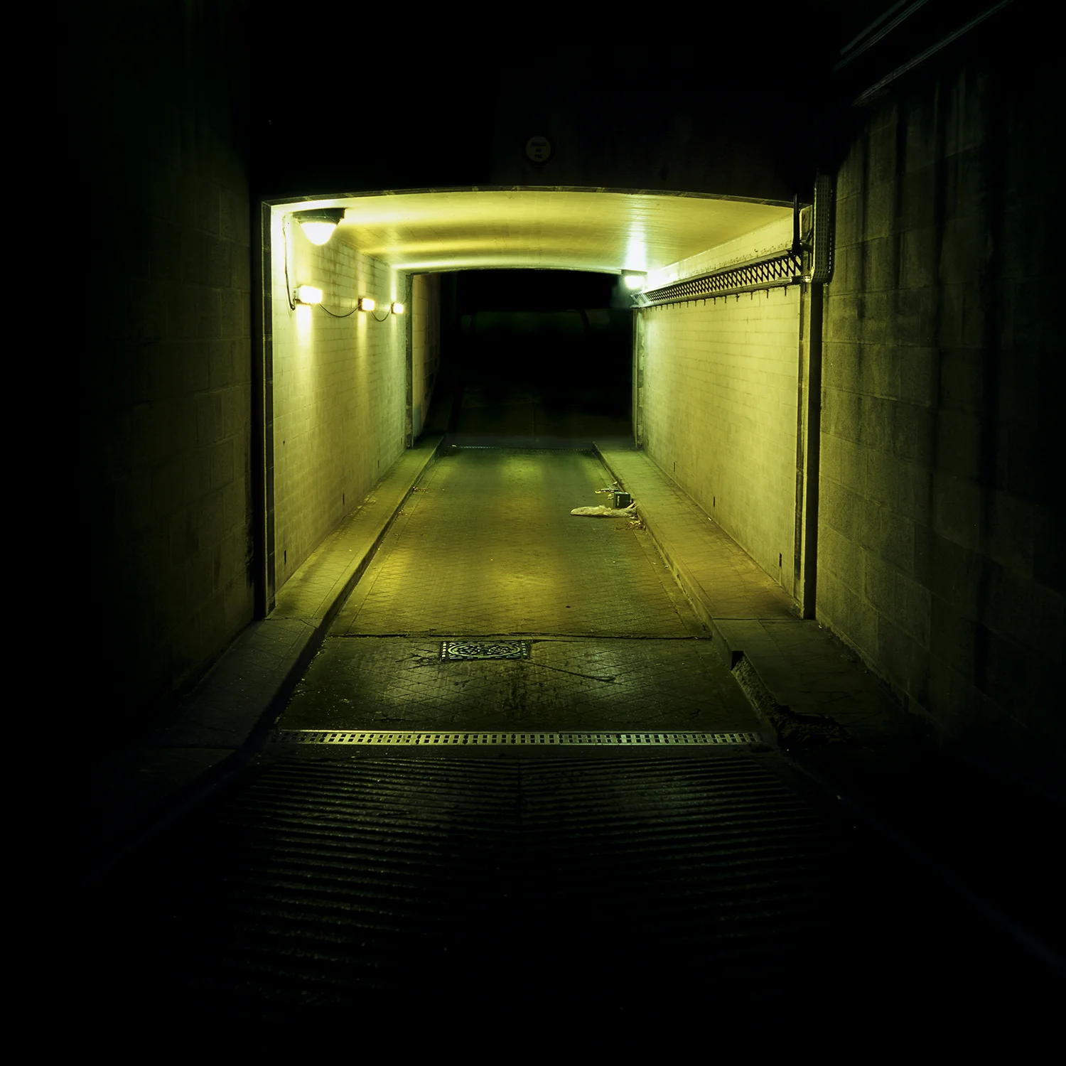 Victor-Fernandez-Emptyness-01.jpg