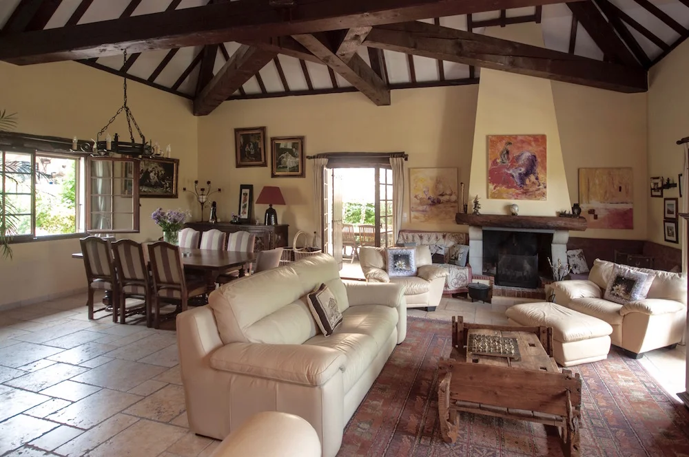sittingroom4 copy.jpg