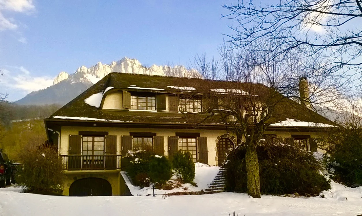 Menthon-house-winter.jpg
