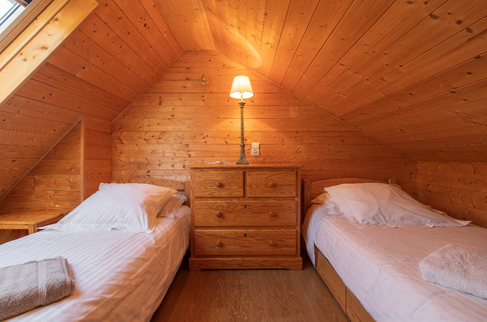 MENTHON BEDROOM 6 2018.png