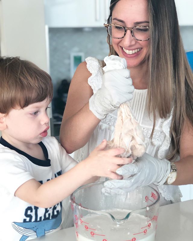 Coming home after a LONG day and making Almond milk with my son is the best way to end my day 💙 He&rsquo;s always my little helper in the kitchen. 
#sofull #sohappy #workingmom #balanceiseverything #homemade #almondmilk #weeklycookingsesh #kidsinthe