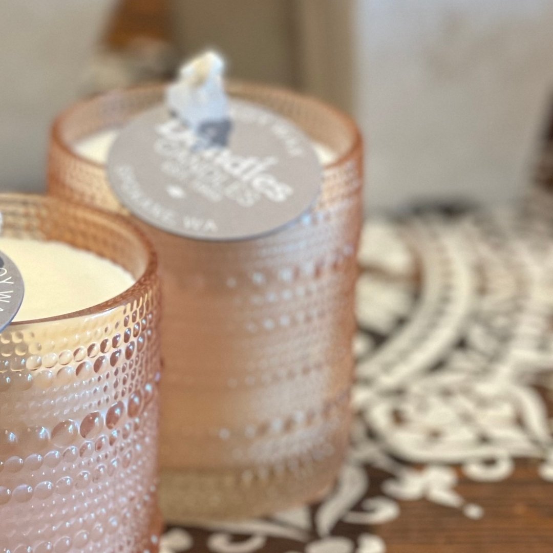 Come pour with Dandles!⁣
There's less than a week until our spring pouring class at @Simply_Northwest in Spokane Valley. ⁣
⁣
Start @Bloomsday weekend by pouring by creating a least two beautiful candles to take home and enjoy. But first... you've got