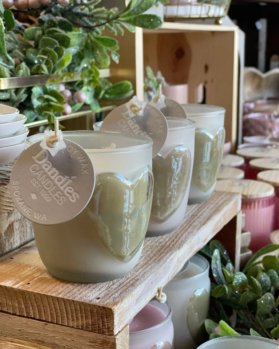 Fresh candles in your favorite winter scents like:

⟡ Butt Naked :: Blending passionfruit and coconut, you&rsquo;ll think you&rsquo;ve got a big fruity drink in your hand.

⟡ Five Wishes :: Fresh citrus notes of mandarin and grapefruit meet an herbal