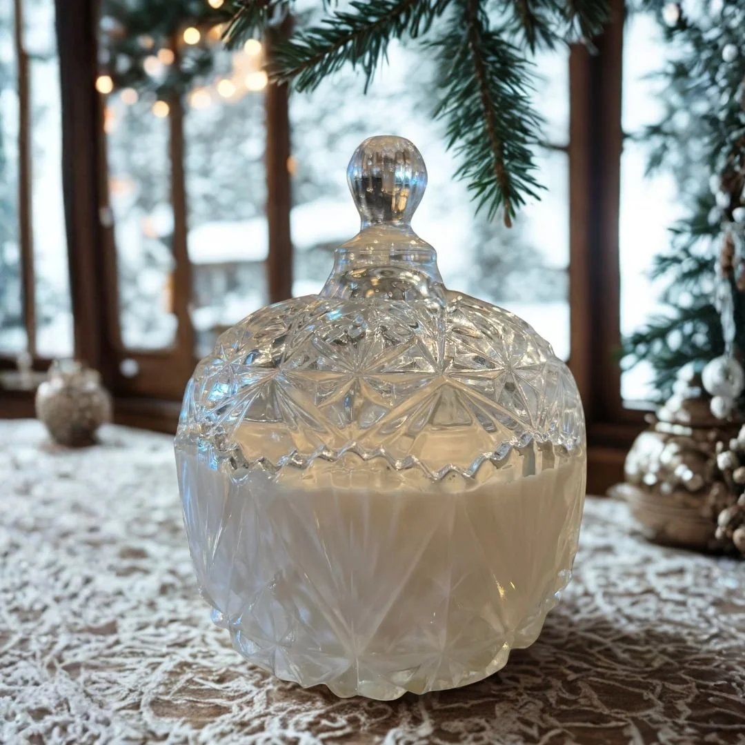 Christmas_Candy_Dish_Candle_Scented_4.jpg