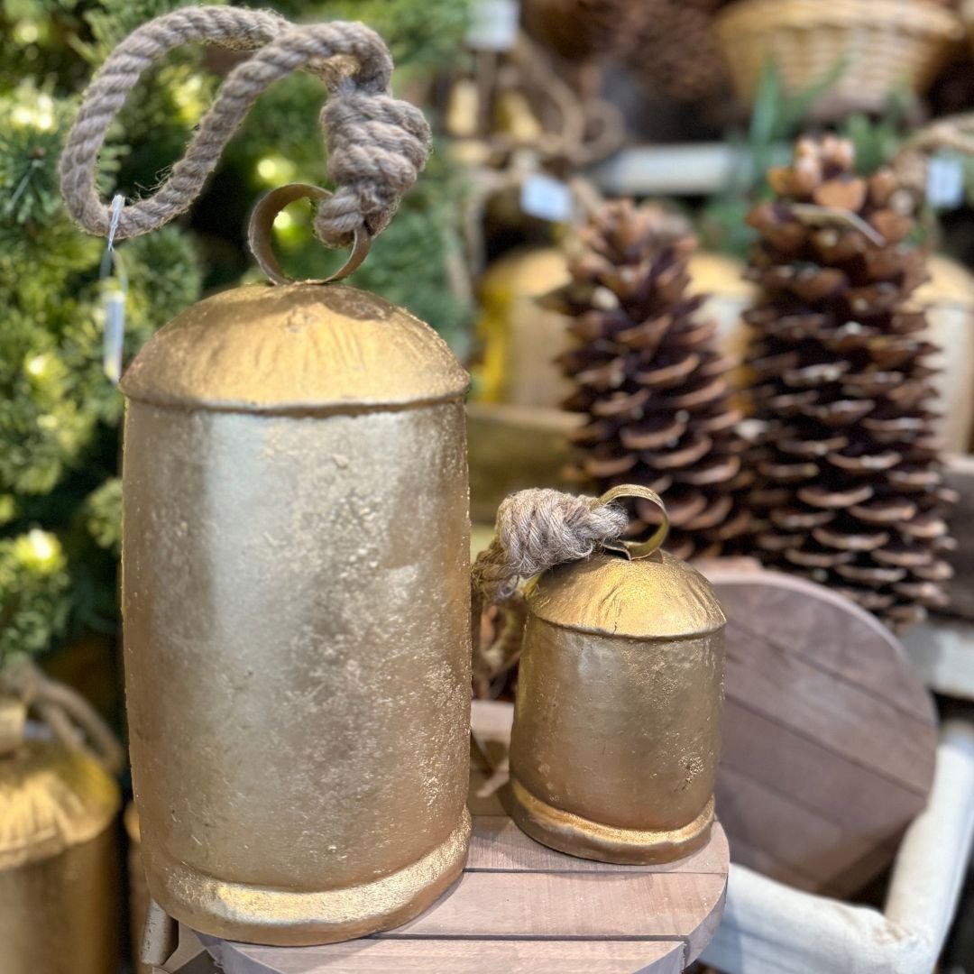 Metal_Gold_Bells_1.jpg