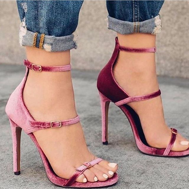 Yes please 💕 #shoes #heels #velvet #shoestagram #love