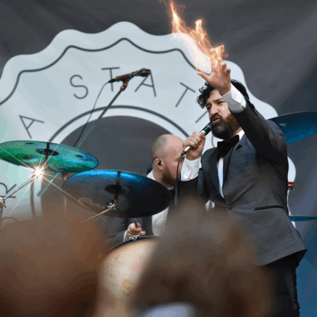 The Soul Company on fire. 🔥 Foto: Mikael Sjöberg Remix: Christian Lindskog