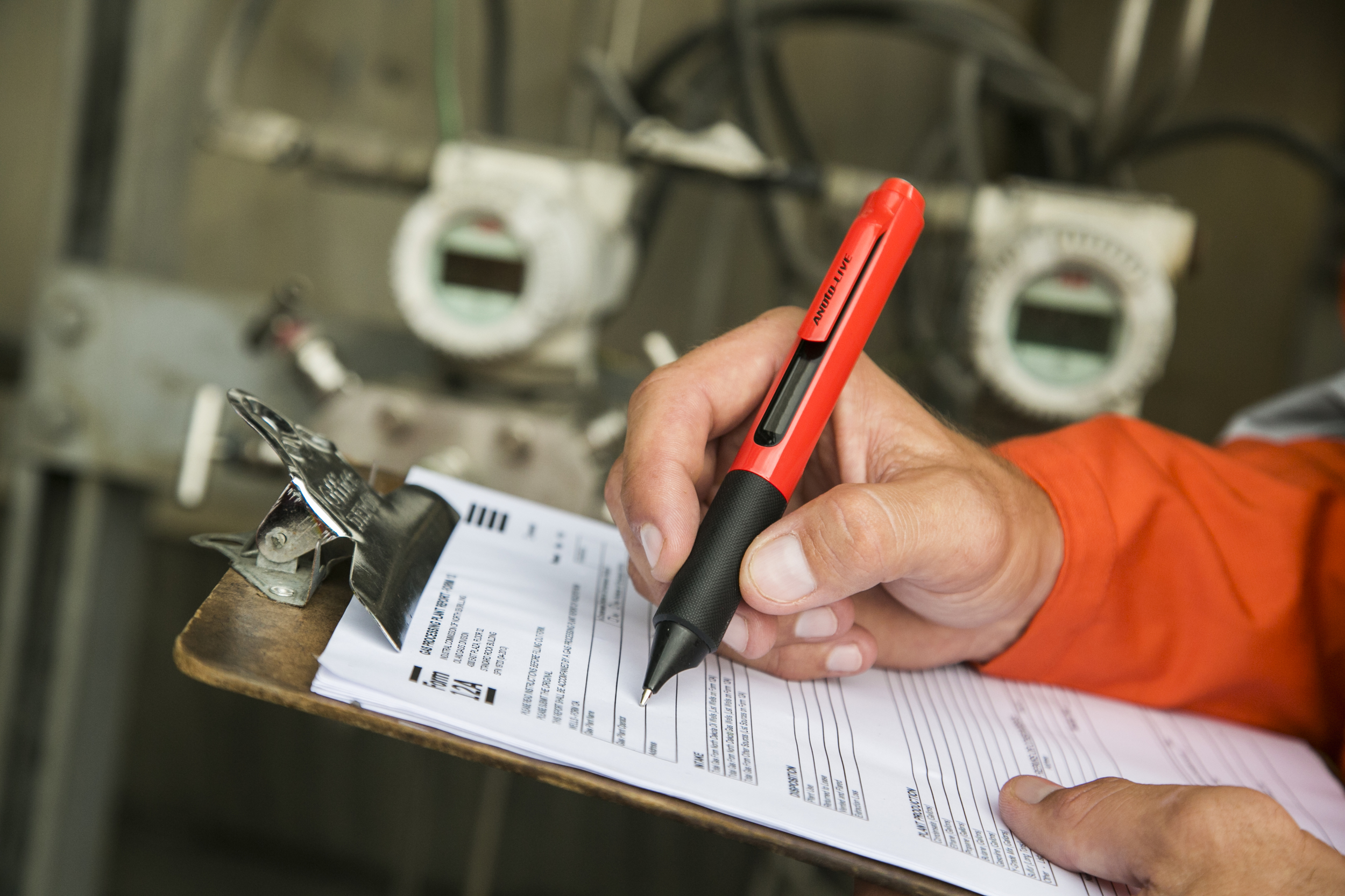 _MG_0878_Industrial_Male_Pen_View_Closeup.jpg