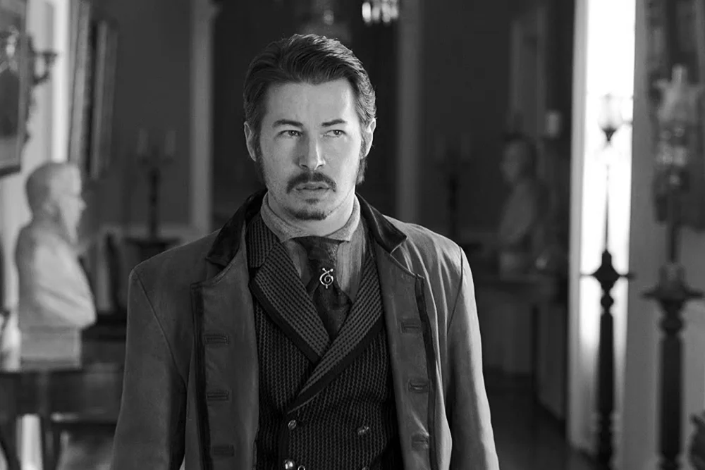 © Tiger Aspect/BBC (from Ripper Street, a BBC Production)