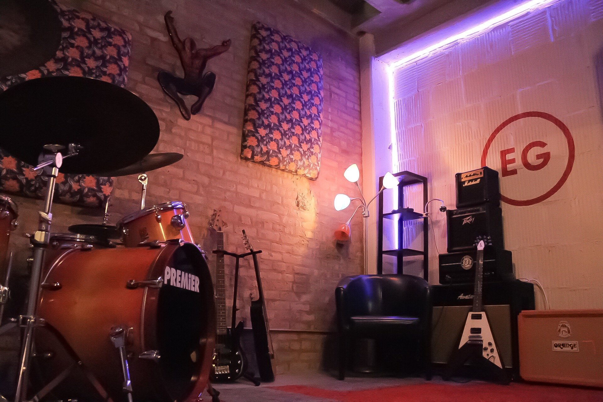  Rent  our music studio for recording,  voice over, band practice, podcast recording,  and more!  