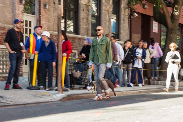 The line at Father’s Heart Pantry wraps around the block on Saturday mornings. In this trendy and expensive corner of the Lower East Side, neighbors sometimes walk on by, unaware. (Joey O’Loughlin)
