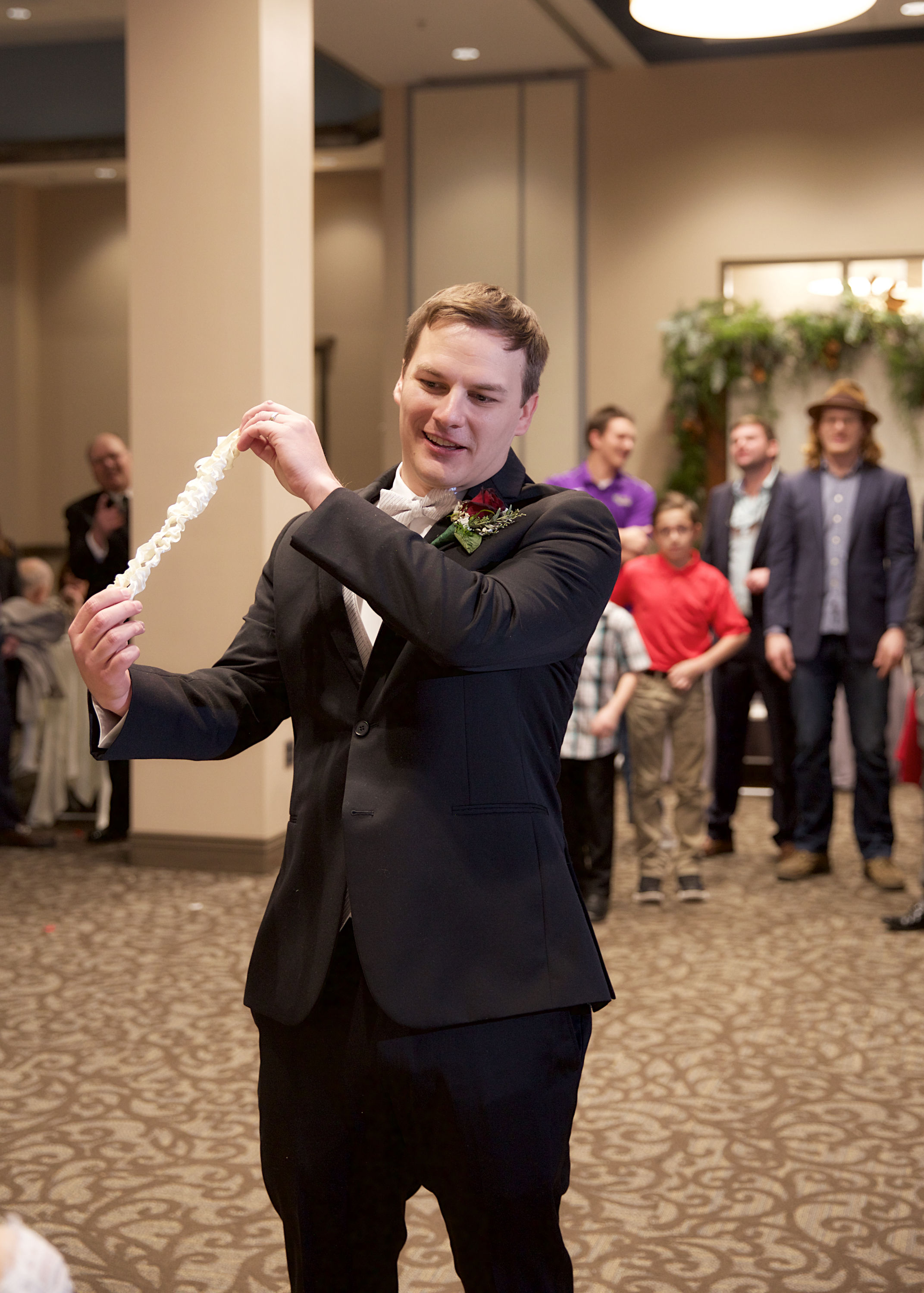 38-throw-the-garter.jpg