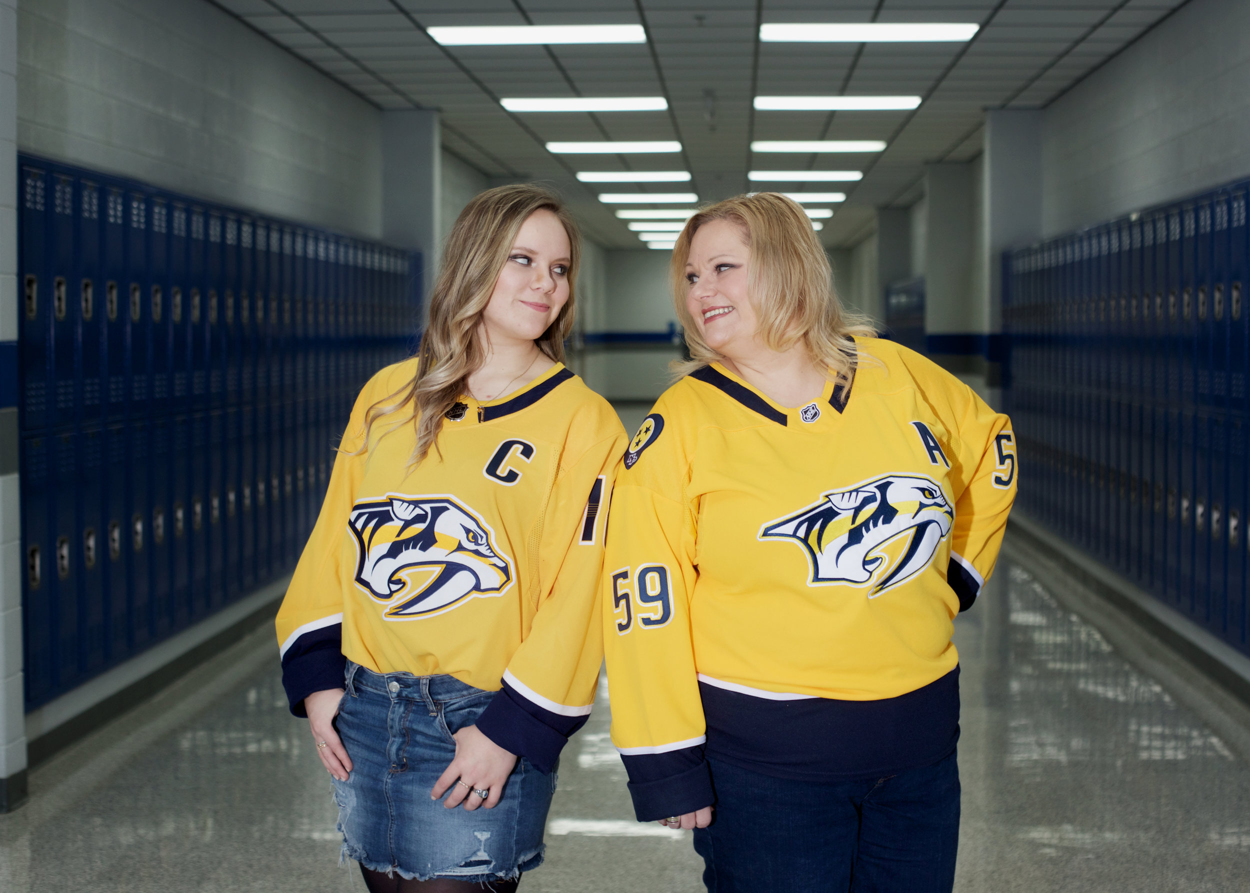 mom-and-daughter-preds-jerseys.jpg