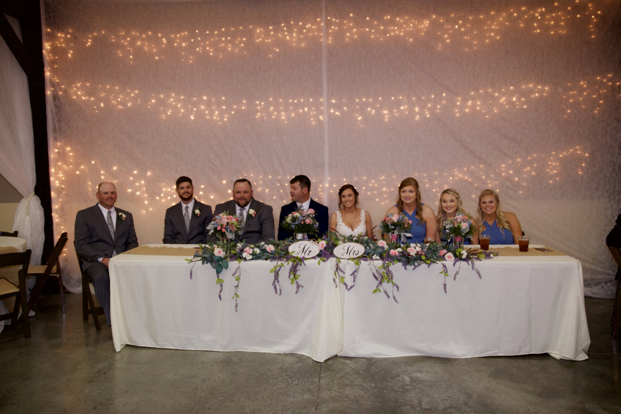 41table-of-wedding-party.jpg