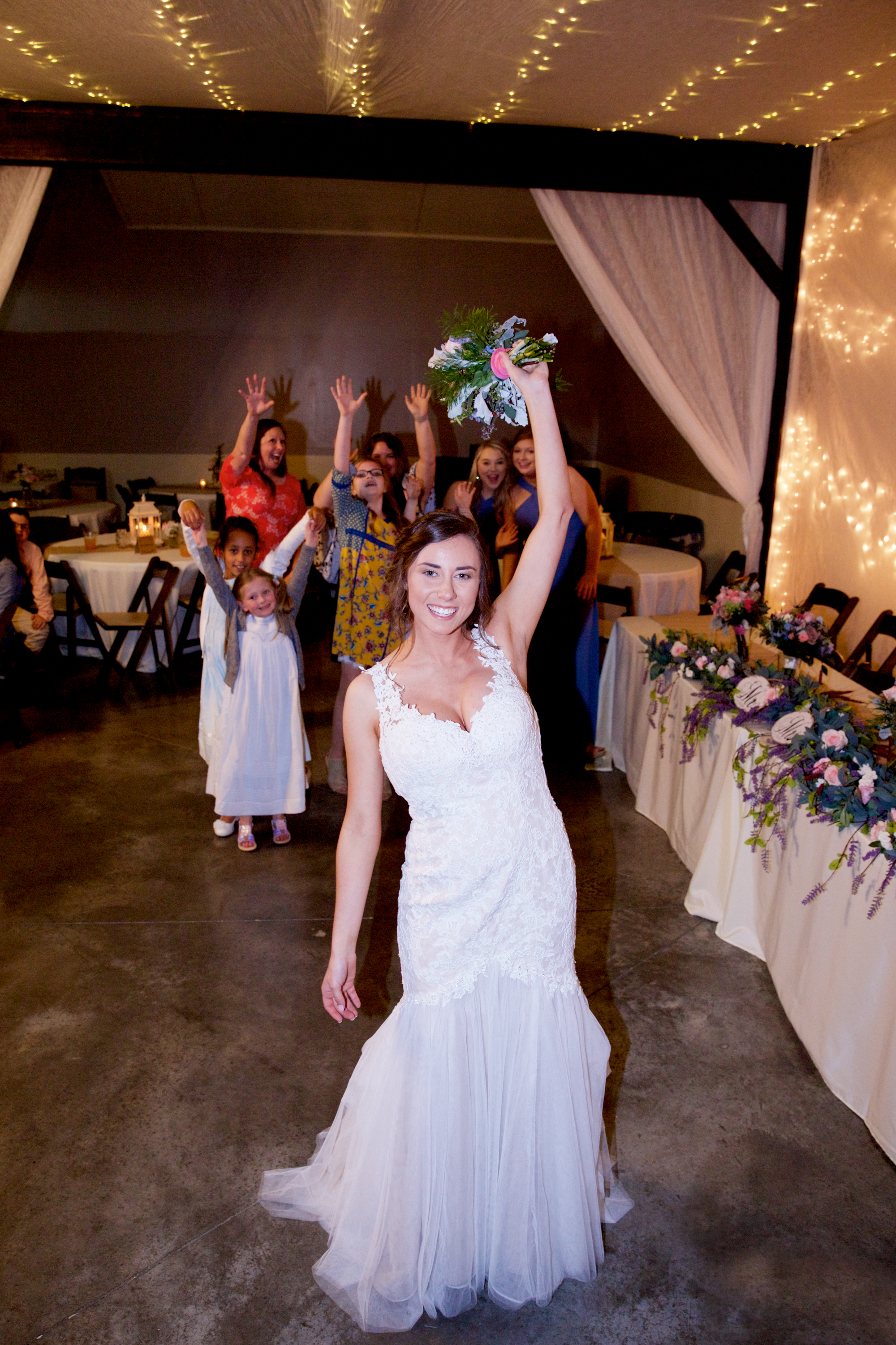 54bouquet-toss.jpg