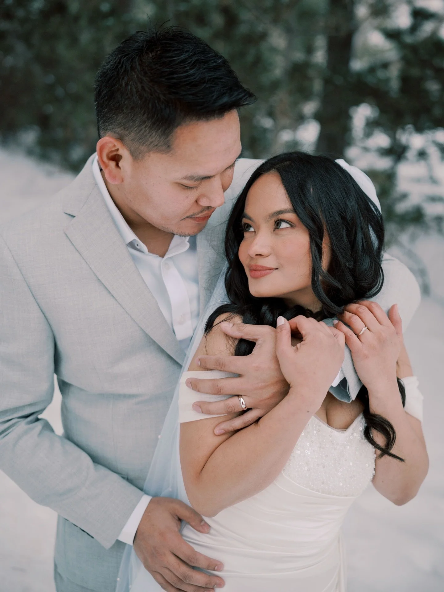 J + M ❄️🤍
A winter wedding day that was crisp, calm, and filled with so much warmth.
Snow on the ground, love in the air &mdash; and these two absolutely braved the cold like pros.

Proof that you don&rsquo;t need summer heat for photos that feel so