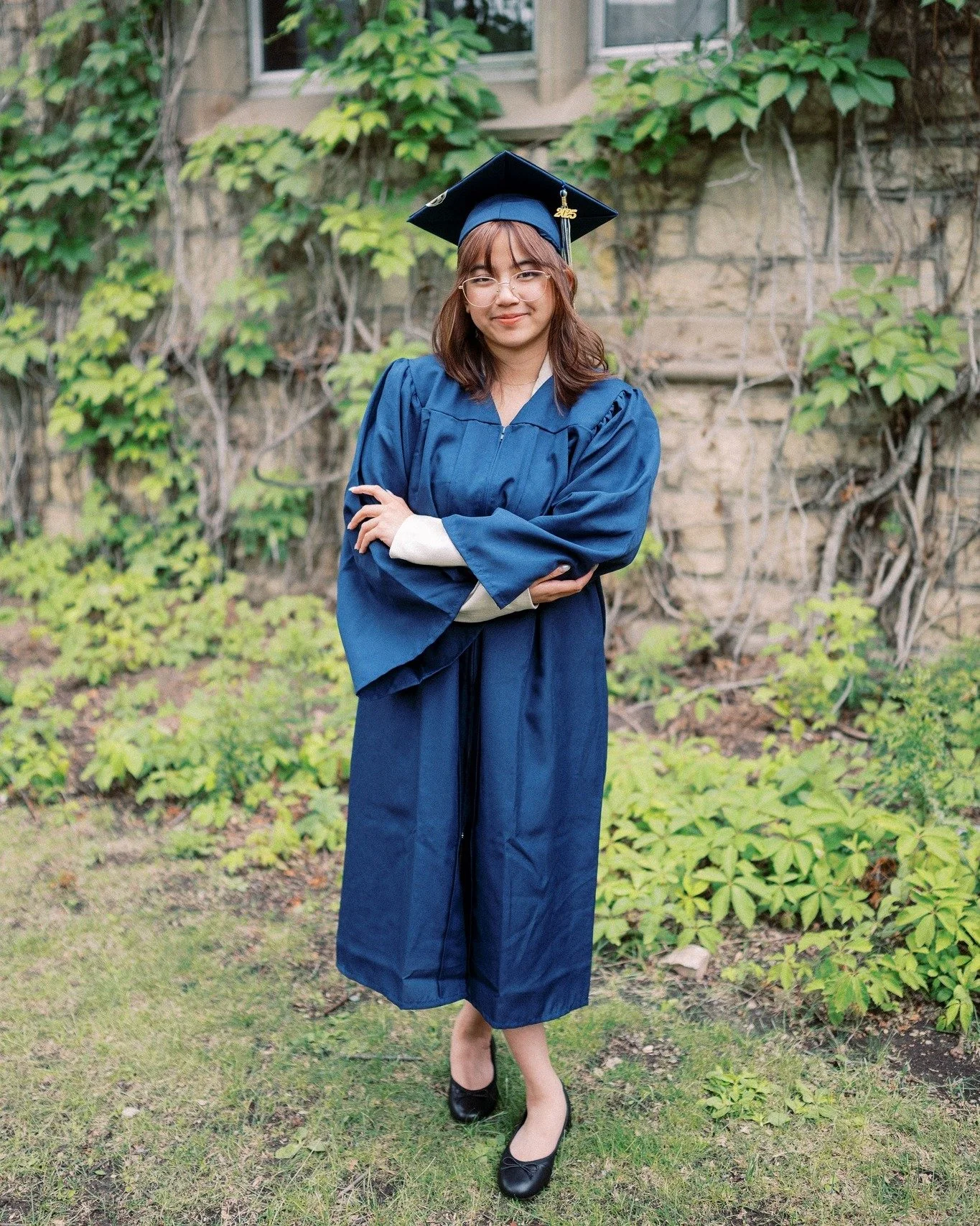 Bilog Graduation Photoshoot 🎓🤍

Proud smiles, quiet achievements, and a milestone worth celebrating.
A graduation session filled with natural light, genuine joy, and timeless portraits that mark the start of a new chapter.

Celebrating graduation? 