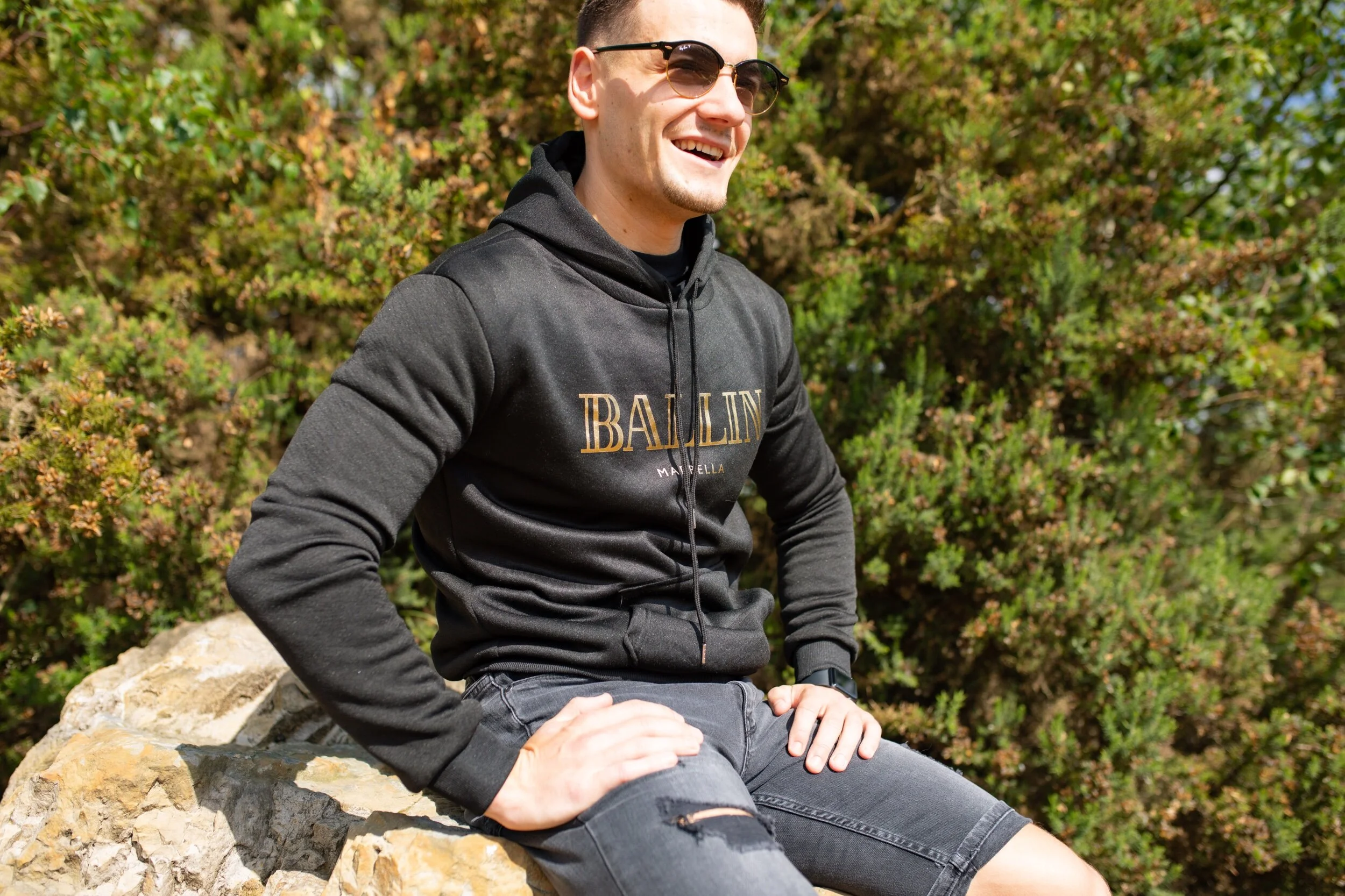 0D81A4C8-43C9-4AD5-B165-72356E21E4F4