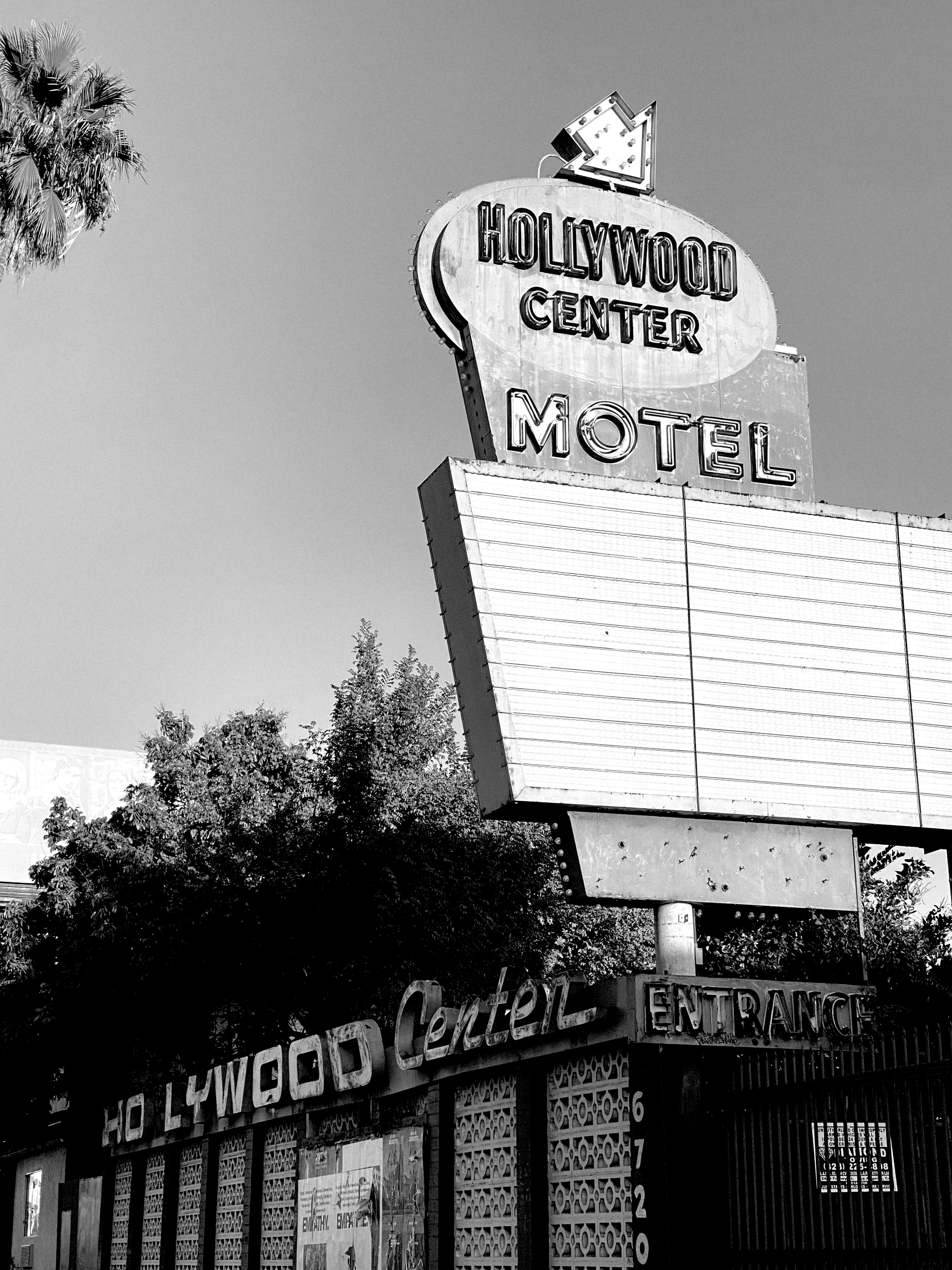 HOLLYWOOD CENTER MOTEL (Copy)