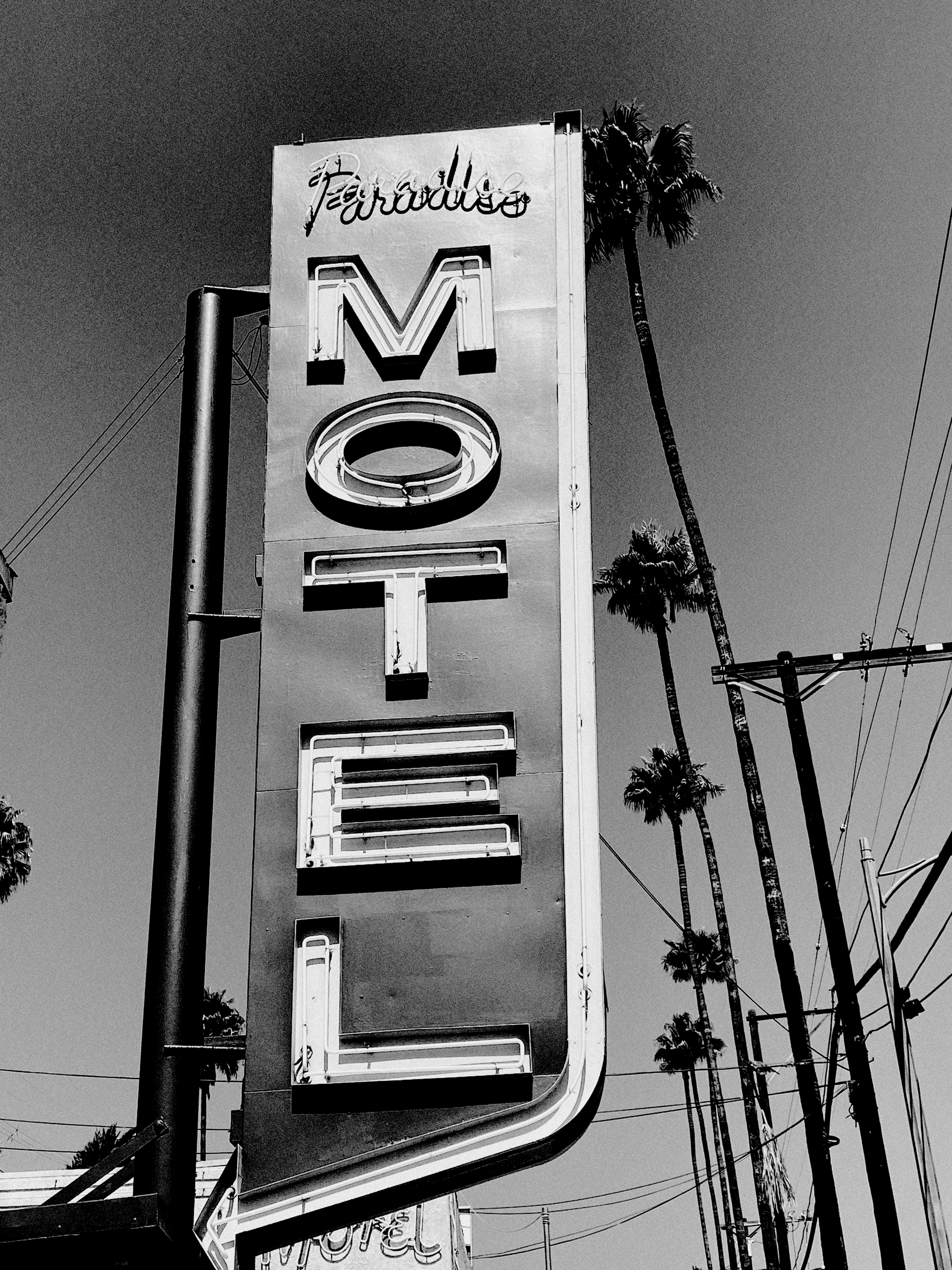 PARADISE MOTEL (Copy)